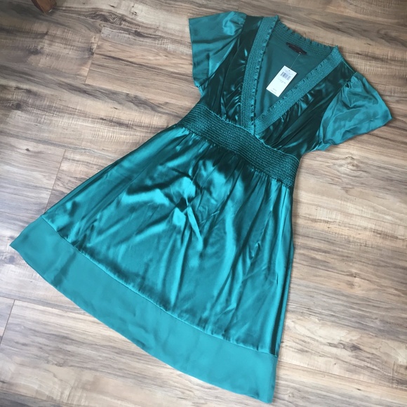 NWT - BCBGMaxAzria Silk Green Dress M - Picture 4 of 13